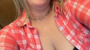 Dm if you know her!